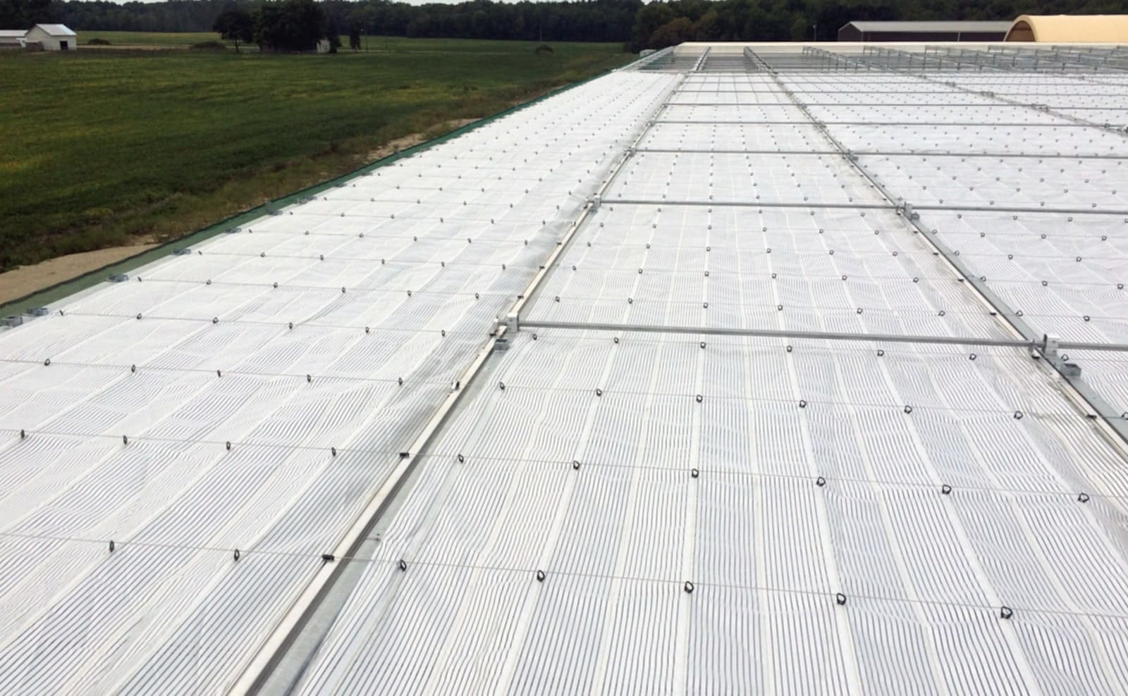 遮光カーテンシステム